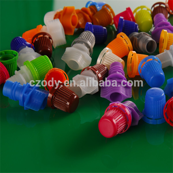 Protable plastic nozzle and spout for sachet