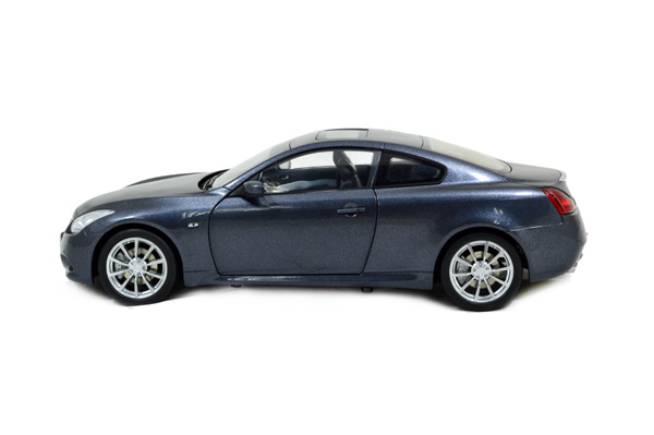 Infiniti 1 18 ScaleG37 2013 Diecast