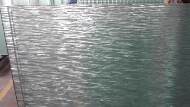 Decorative safety glass