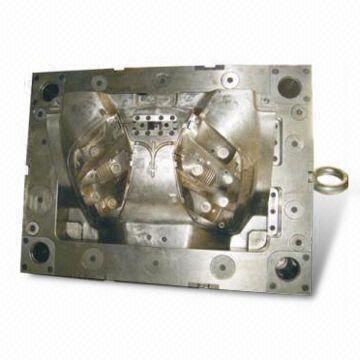 Plastic injection mould