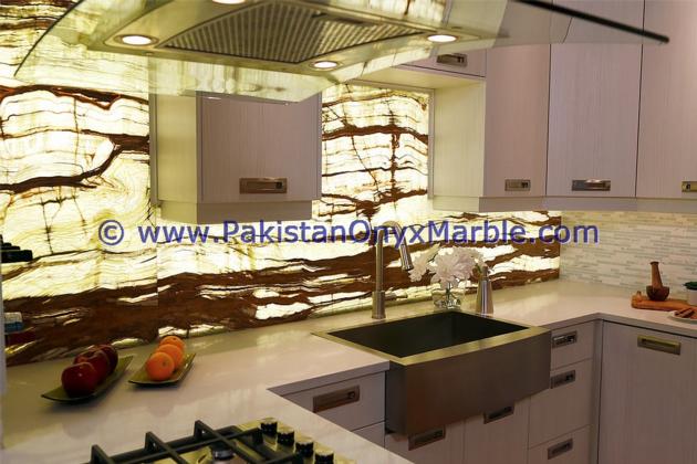 BACKLIT ONYX KITCHEN COUNTERTOPS
