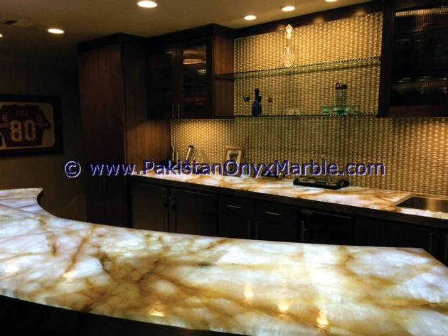 BACKLIT ONYX KITCHEN COUNTERTOPS