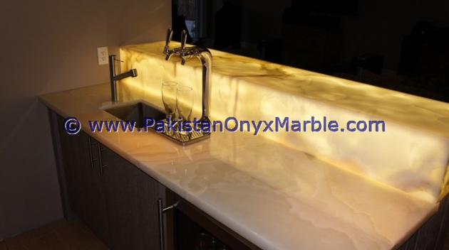 BACKLIT ONYX BATHROOM VANITYTOPS & SINKS