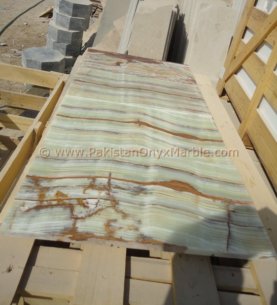 CROSS CUT ONYX TILES COLLECTION