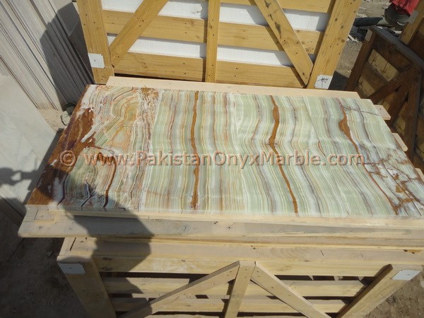 CROSS CUT ONYX TILES COLLECTION
