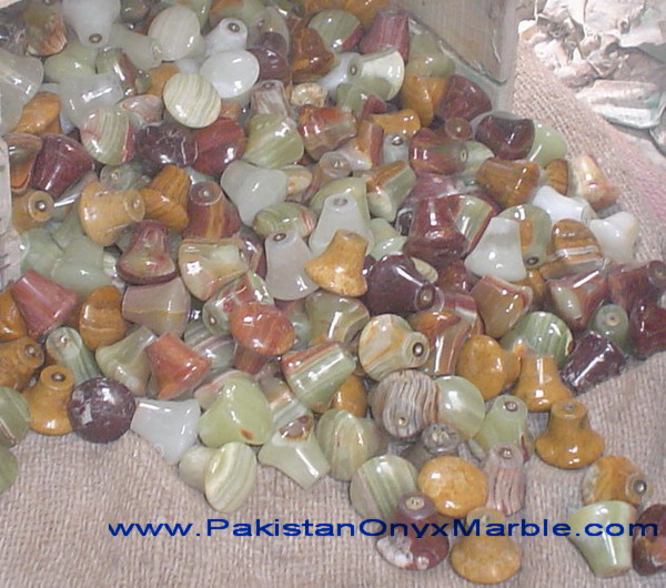 ONYX KNOBS AND PULLS COLLECTION