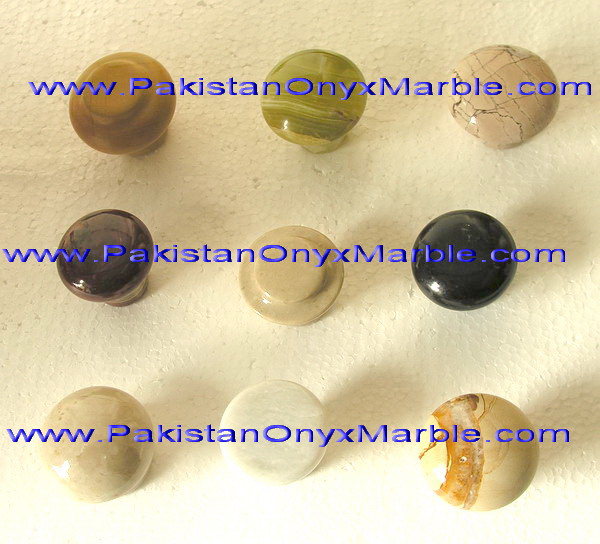 ONYX KNOBS AND PULLS COLLECTION
