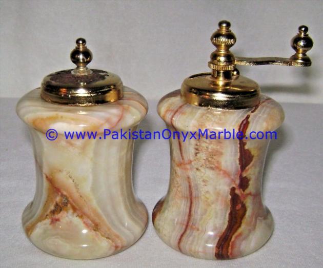 ONYX SALT AND PEPPER SHAKER GRINDER