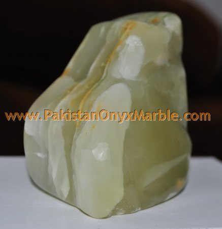 ONYX TUMBLED STONES
