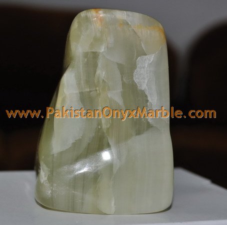 ONYX TUMBLED STONES