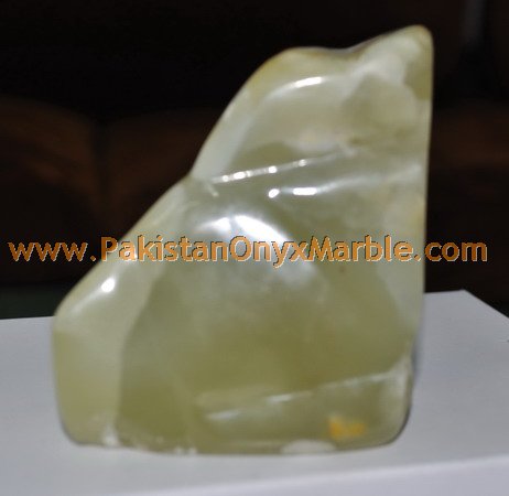 ONYX TUMBLED STONES