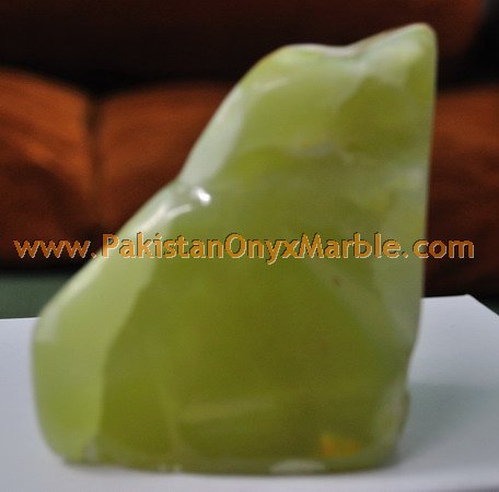 ONYX TUMBLED STONES