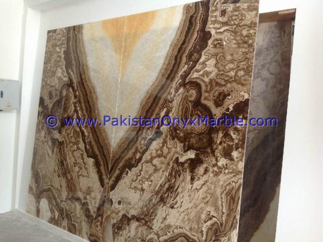 TRAVERTINE ONYX SLABS CROSS VEIN CUT