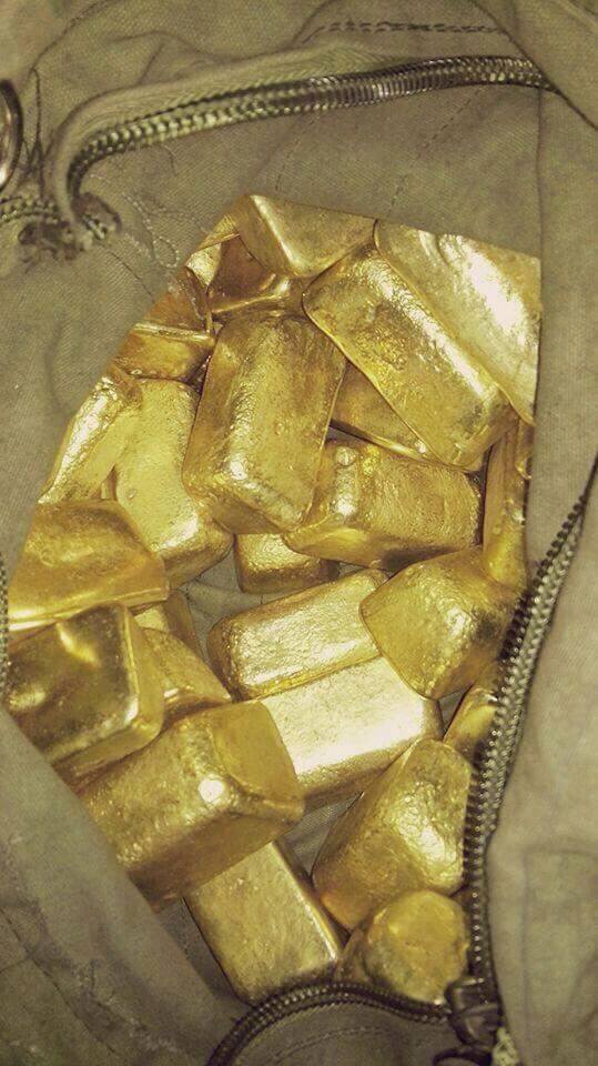 Gold bars, gold nuggets and diamonds
