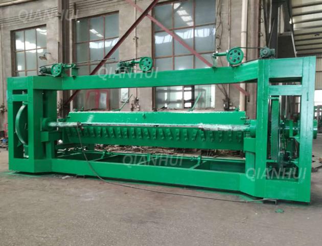 Spindle Veneer Rotary Peeling Lathe 3300m Length x φ2200mm For Face Veneer 0.2-2.6mm