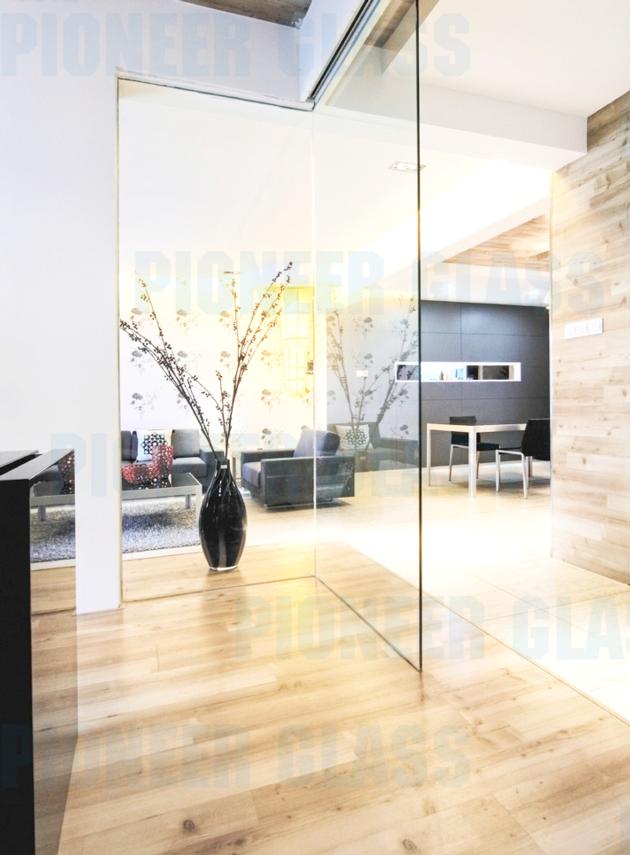 Indoor toughened glass partition