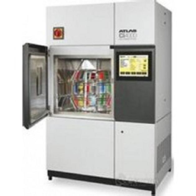 Xenon lamp aging testing chamber