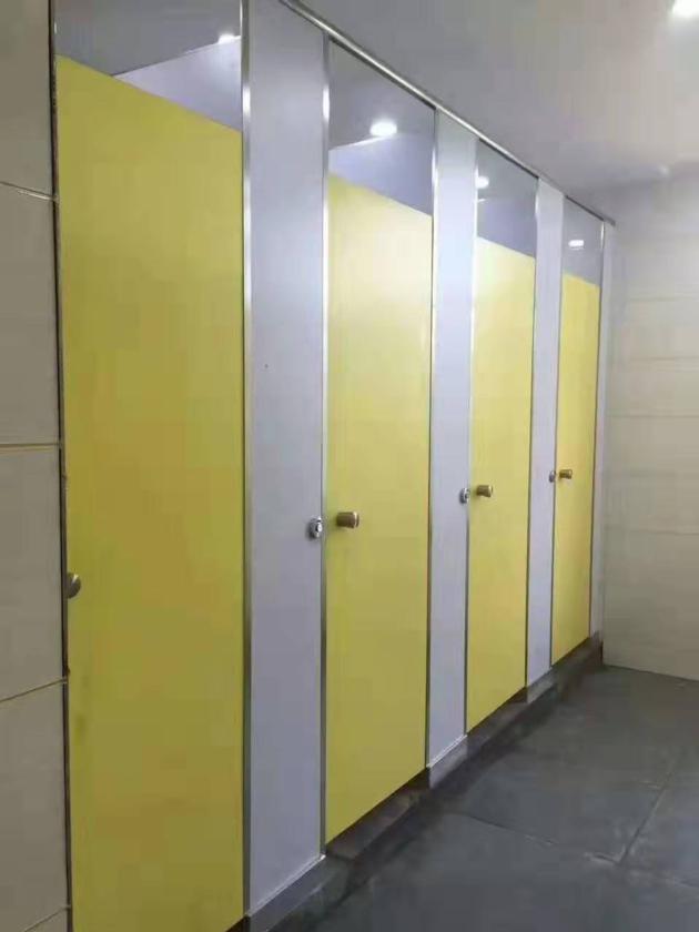 HPL Toilet Partition