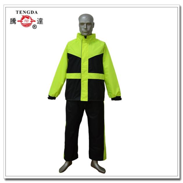 polyester gardening raincoat in pouch