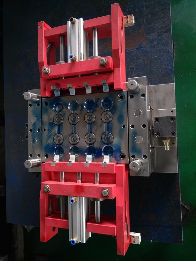 Fliptop Cap Mold