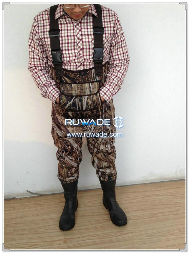 Men Camo Neoprene Chest Fly Fishing