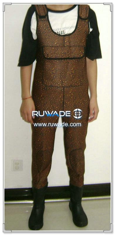 Women Camo Neoprene Chest Fishing Wader