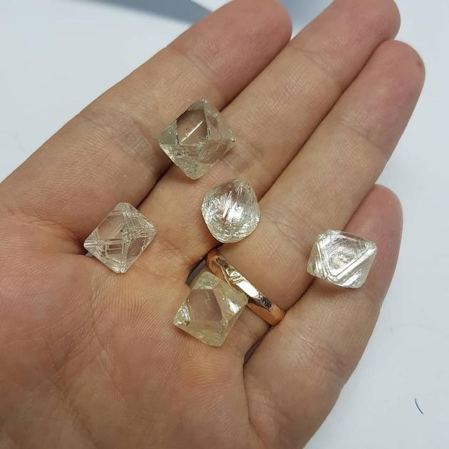 100% Natural Rough Diamonds 