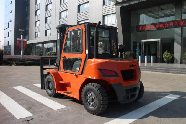 3 Tons Diesel Forklift Trucks With