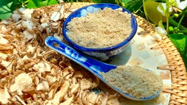 Black turmeric powder