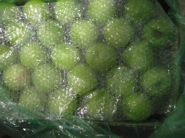 Fresh Golden Delicious Apples