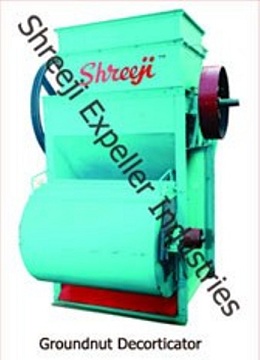Groundnut Decorticator