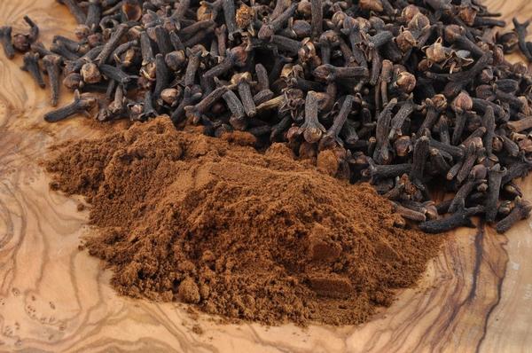 Cloves Powder.