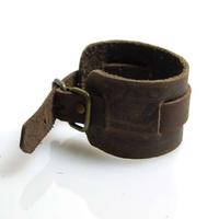 2011 plain leather bracelet