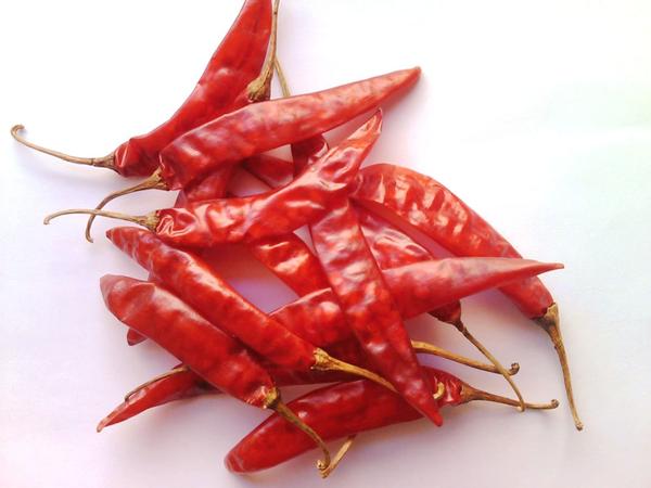Dry Red chilli: S4 Sanam With Stem