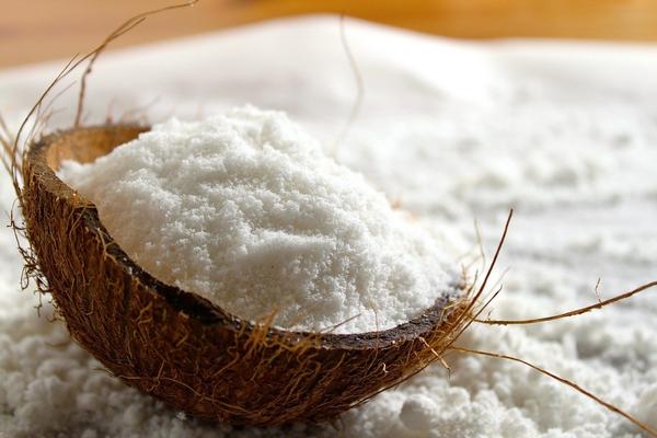 Desiccated coconut powder