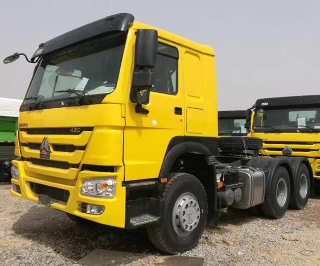 SINOTRUK HOWO tractor head 371hp for sale 