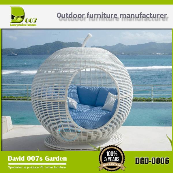 Outdoor furniture poolside PE rattan daybed