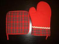 oven mitts and pot holder