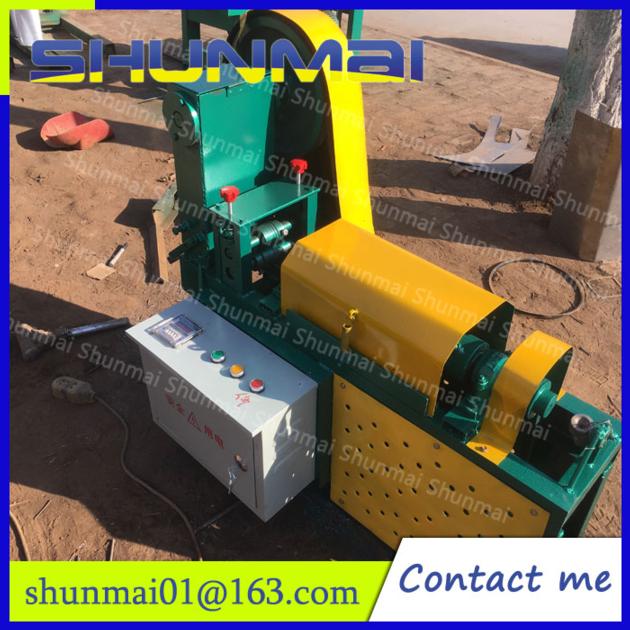 Metal straightening machine
