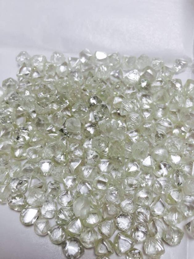 Gold Bars Nuggets Dust Rough Diamonds