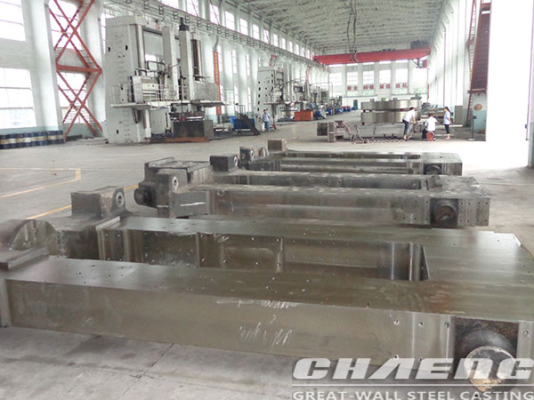 Custom rolling mill housing for steel mill