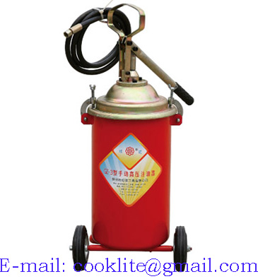 Heavy Duty Manual Lubricator Grease Pump Bucket Greaser - 12L