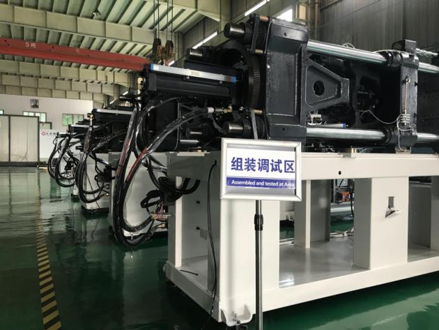 HC170 170Ton 1700KN Clamping Force General Purpose Plastic Injection Molding Machine