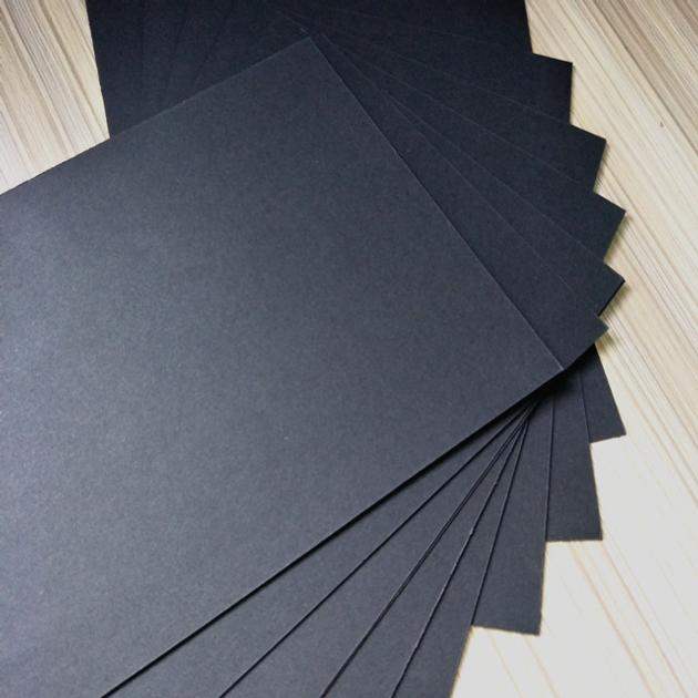 Cutting Recycled Laminated Black Cardboard Sheet