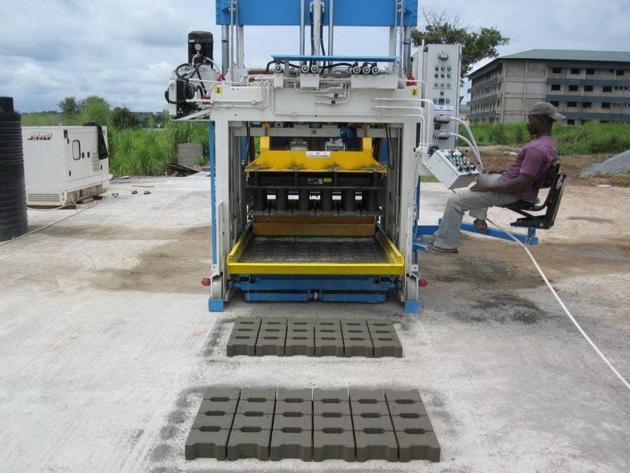 Movable concrete block machine SUMAB E-12 SWEDEN
