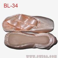 pointe dancing shoes