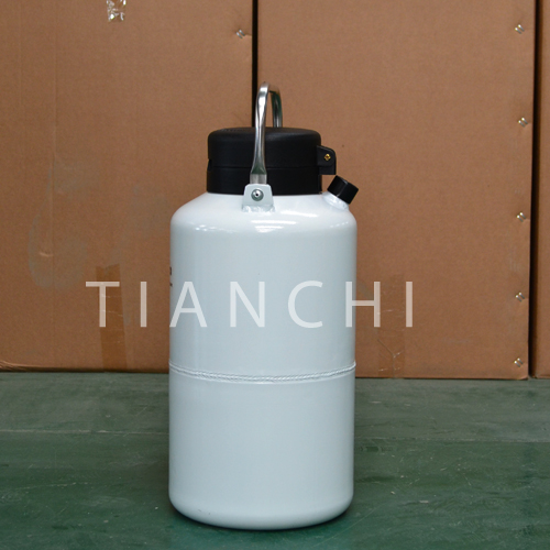 Tianchi Farm Semen Tanks