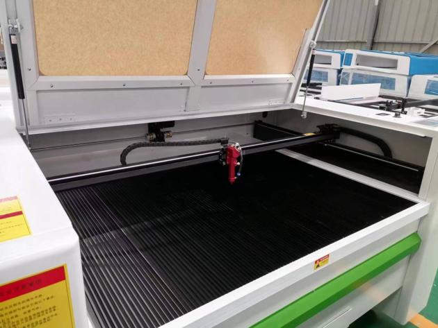 CO2 Laser Cutting Engraving Machine