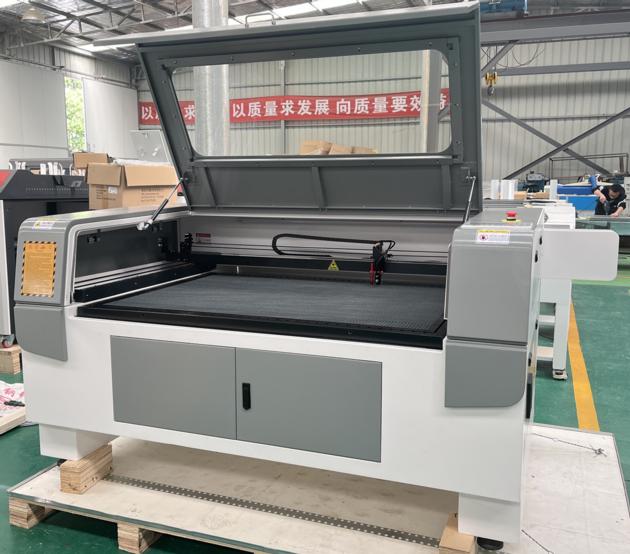 CO2 Laser Cutting Engraving Machine