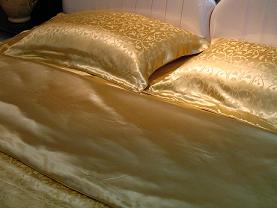 silk bedding set and silk bed linen